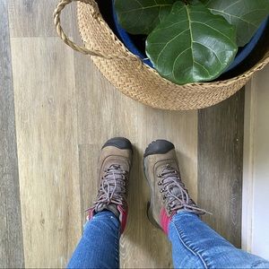 Keen Revel II size 7.5 Hiking Boots 🥾